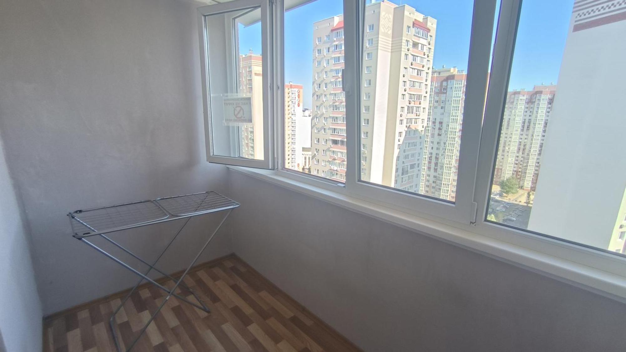 Apartment Near Metro Pozniaky 키예프 외부 사진